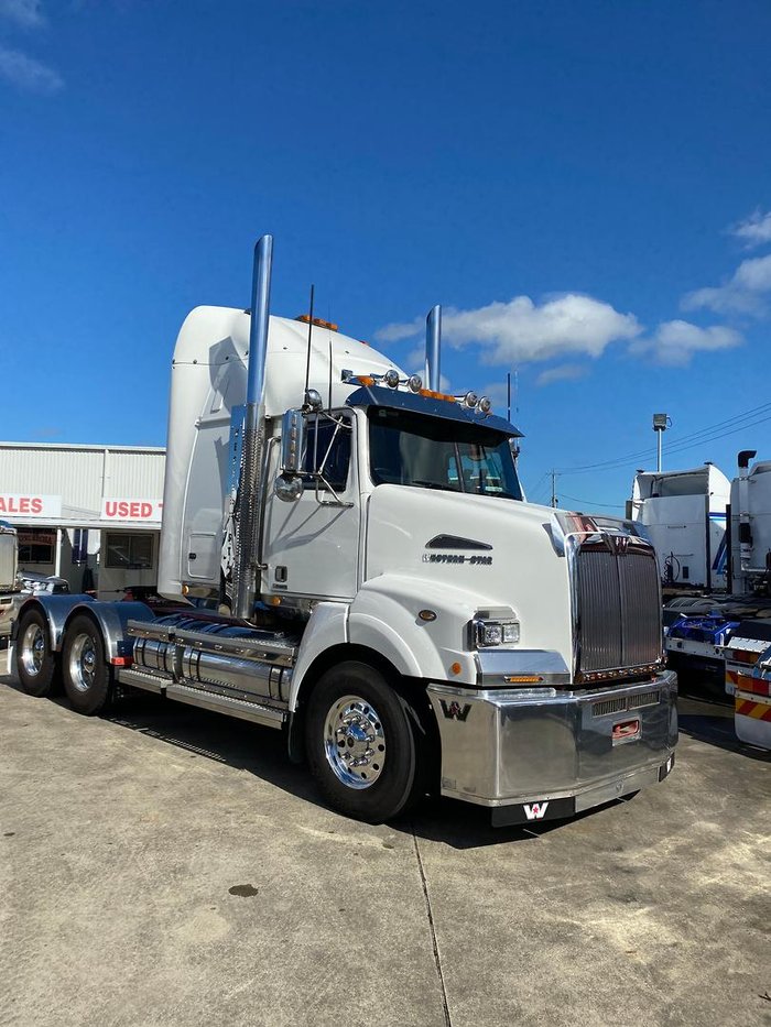 2017 Western Star 5800 Series White
