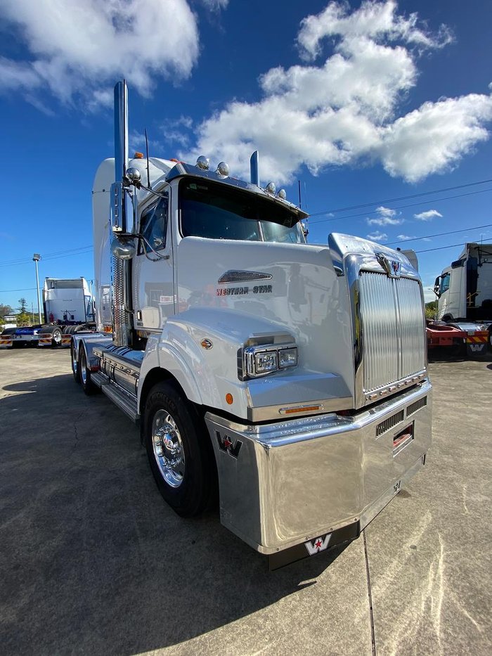 2017 Western Star 5800 Series White