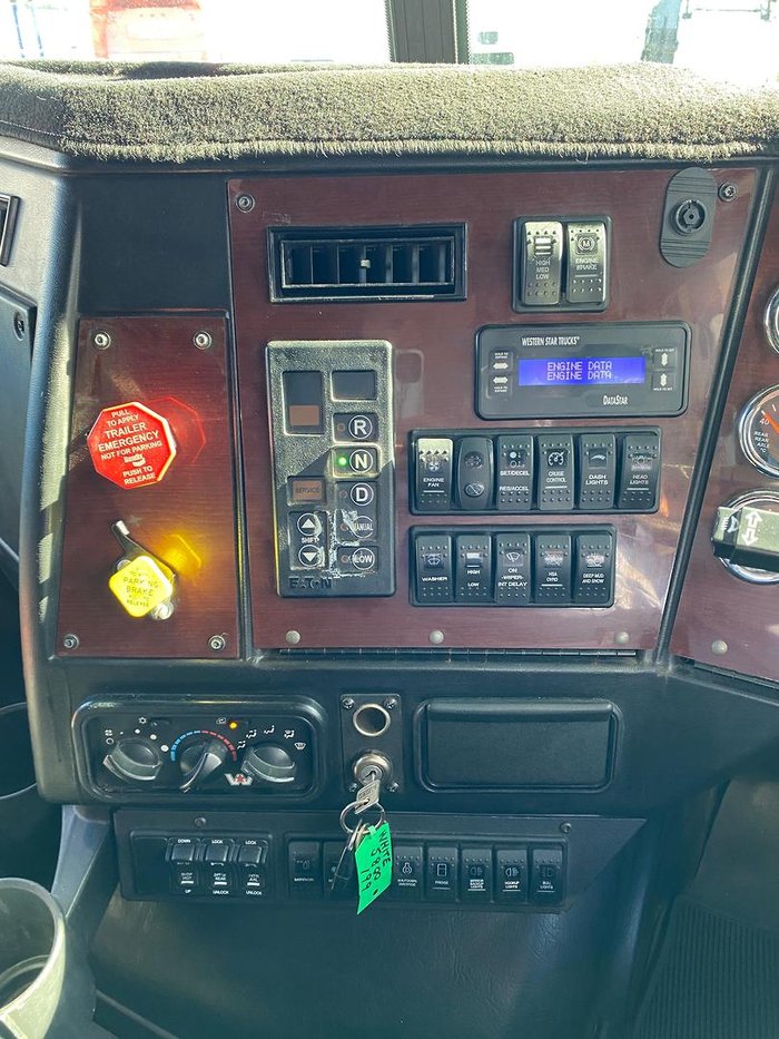 2017 Western Star 5800 Series White