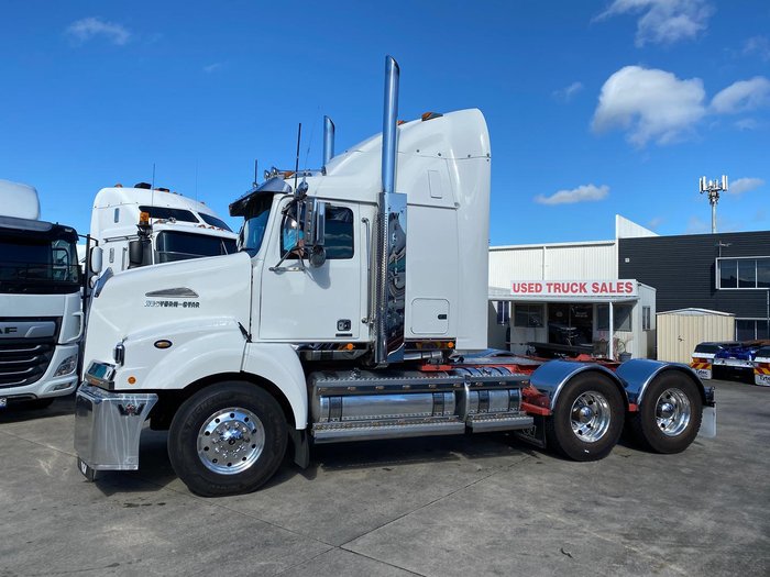 2017 Western Star 5800 Series White