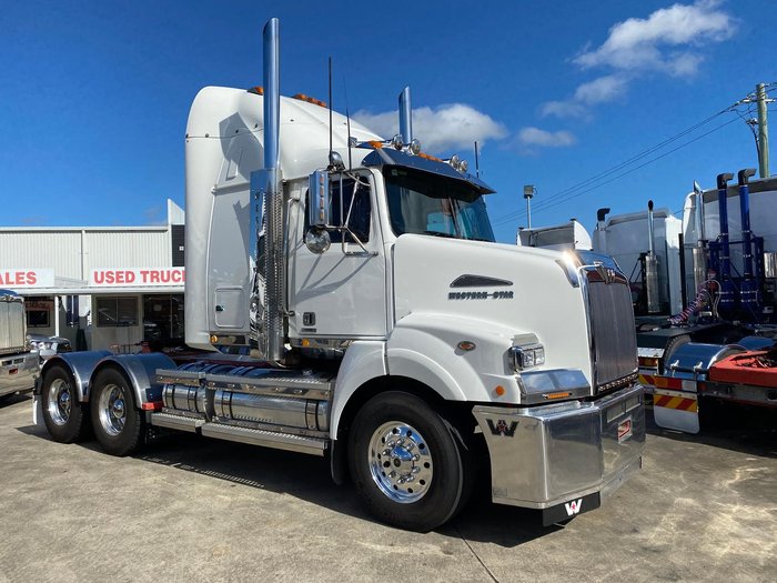 2017 Western Star 5800 Series White