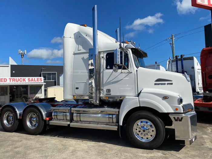 2017 Western Star 5800 Series White