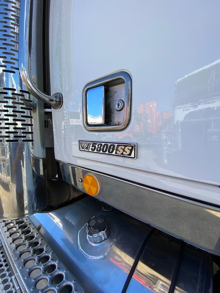 2017 Western Star 5800 Series White