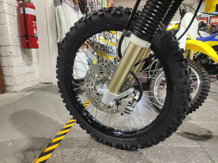 2025 SUZUKI DR-Z400E DUAL PURPOSE YELLOW