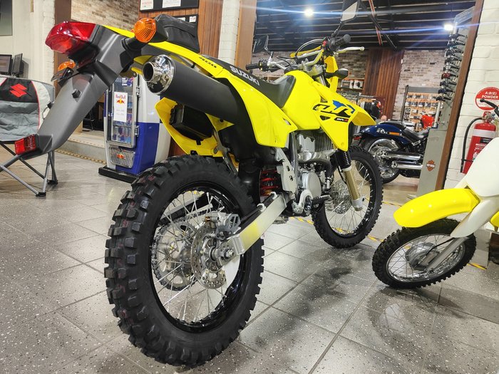 2025 SUZUKI DR-Z400E DUAL PURPOSE YELLOW