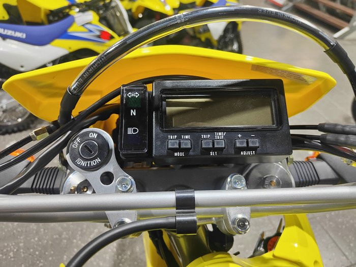 2025 SUZUKI DR-Z400E DUAL PURPOSE YELLOW