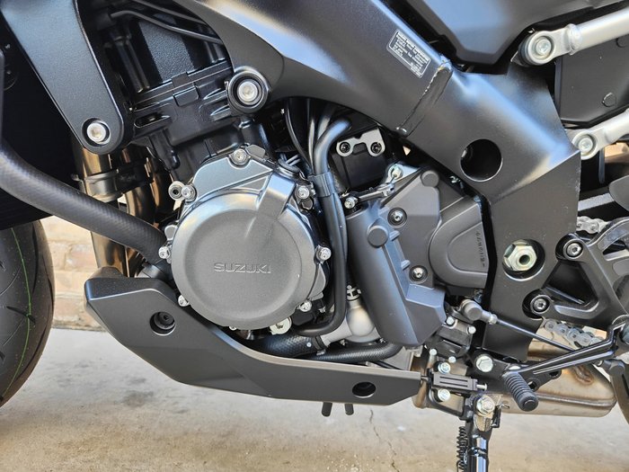 2025 SUZUKI GSX-S1000GX ROAD BLACK