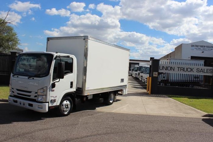 2021 Isuzu N Series NNR 45-150 Vanpack WHITE