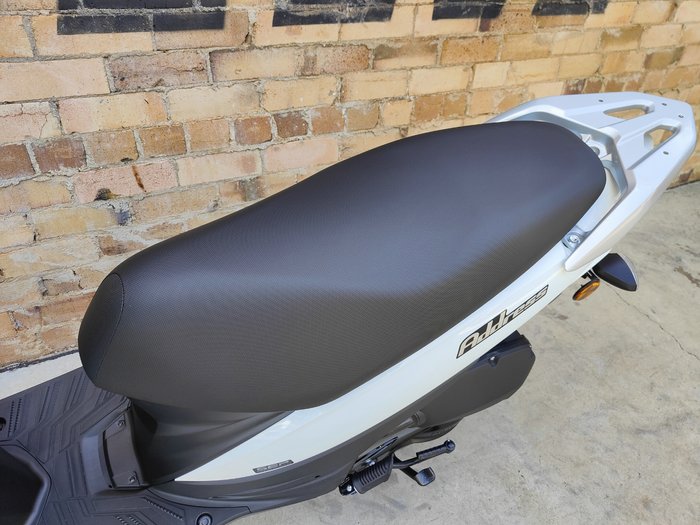 2025 SUZUKI ADDRESS 110 (UK110NE) SCOOTER WHITE