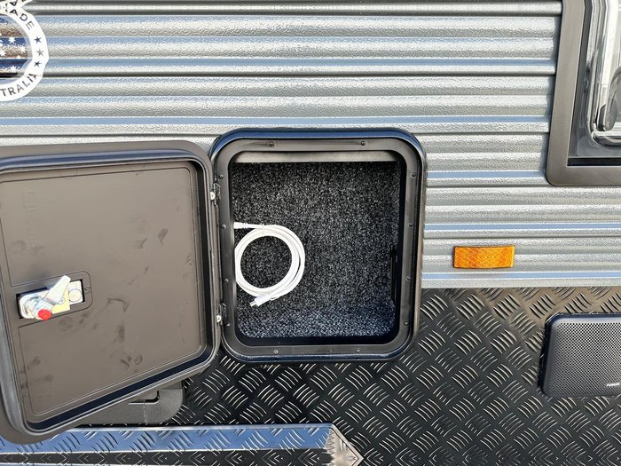 2025 JB Caravans 22' Dirt Road Xtreme Bunk