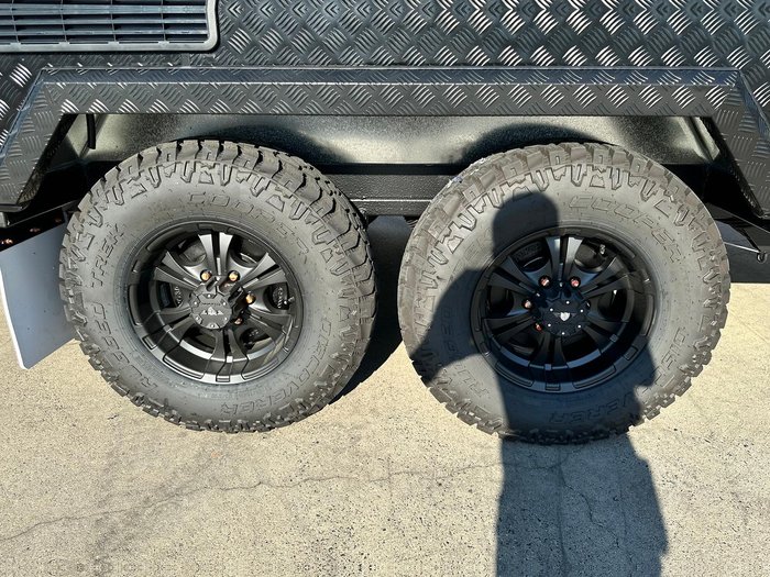 2025 JB Caravans Dirt Road Xtreme 22' Family Bunk