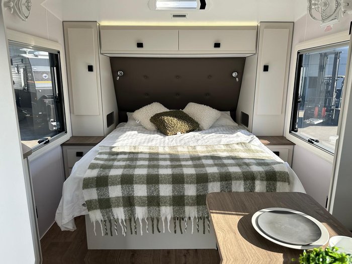 2025 JB Caravans 22' Dirt Road Xtreme Bunk