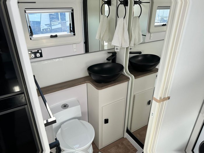 2025 JB Caravans 22' Dirt Road Xtreme Bunk