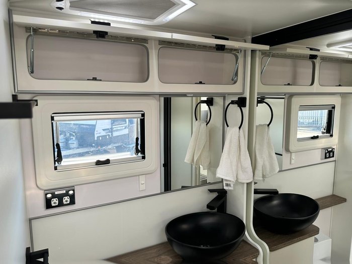 2025 JB Caravans 22' Dirt Road Xtreme Bunk