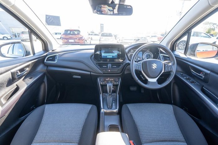 2023 Suzuki S-Cross GL+