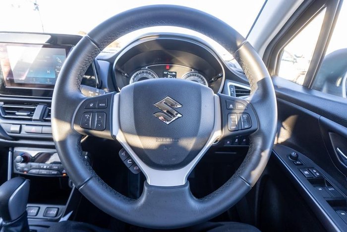 2023 Suzuki S-Cross GL+