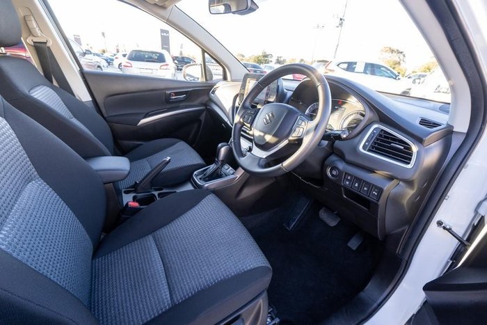 2023 Suzuki S-Cross GL+