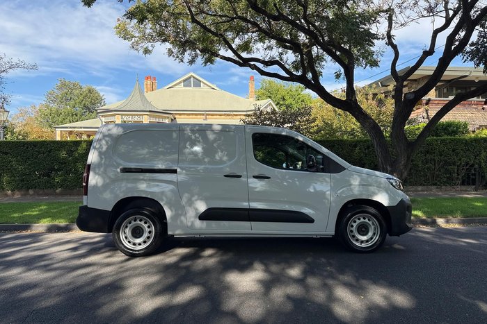 2025 Peugeot Partner Pro