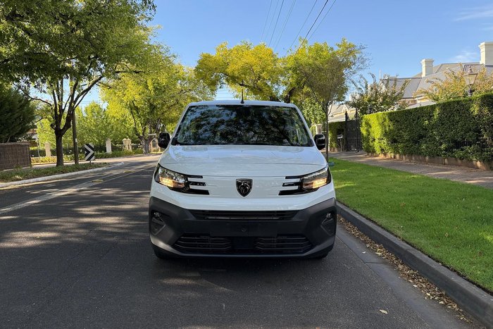 2025 Peugeot Partner Pro