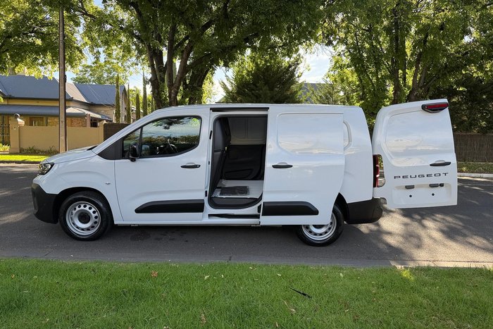 2025 Peugeot Partner Pro