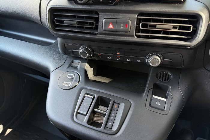 2025 Peugeot Partner Pro