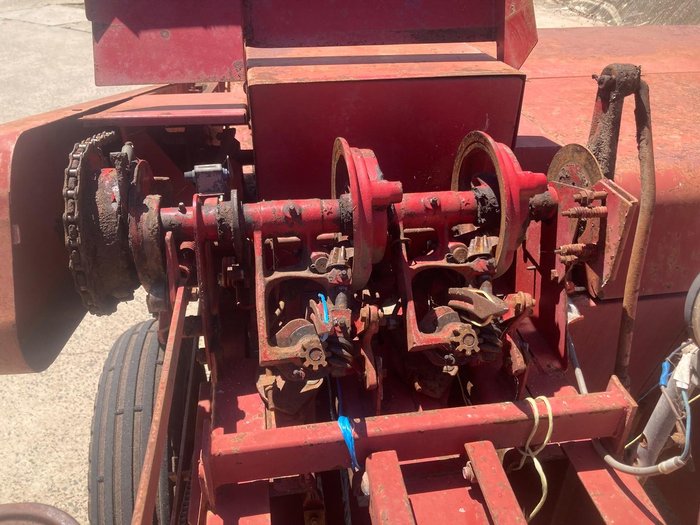 New Holland 275 Baler