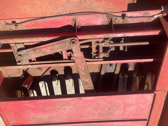 New Holland 275 Baler