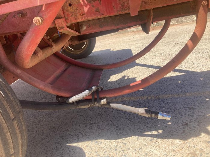 New Holland 275 Baler