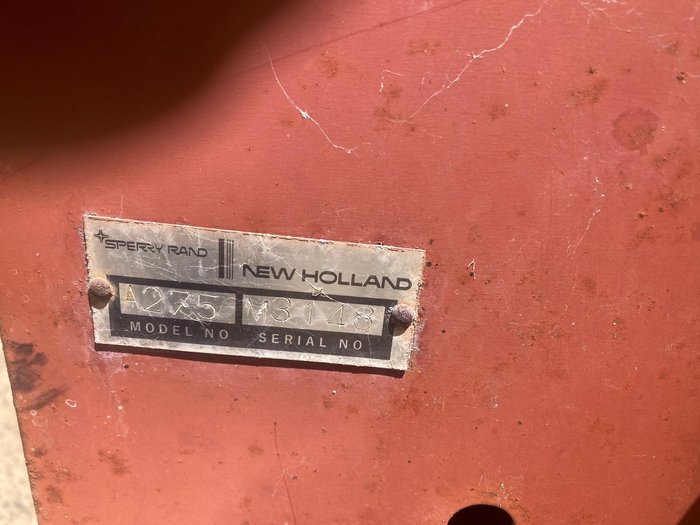New Holland 275 Baler