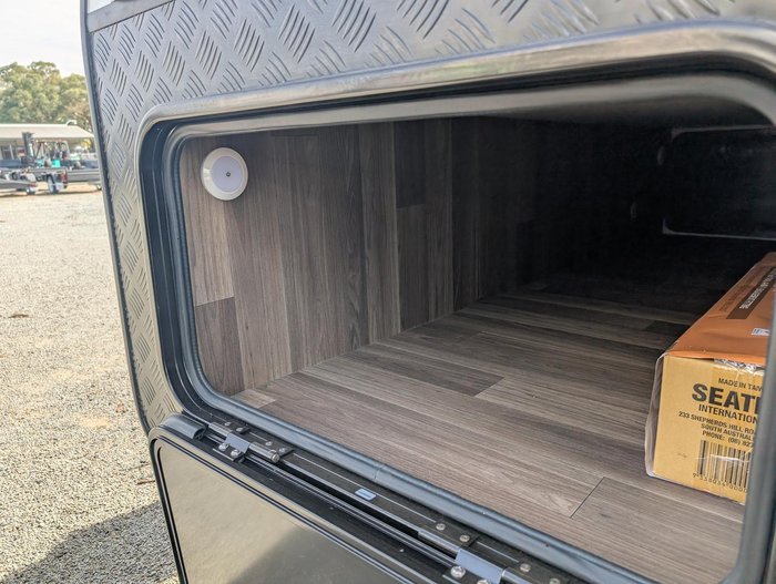 2025 Millard Mflow 17Ft6 Cd L-Lounge