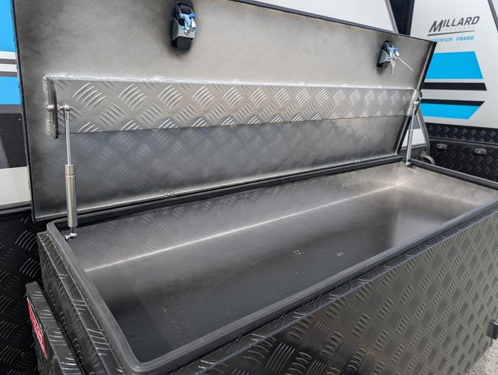 2025 Millard Mflow 19Ft11 Rd Dinette