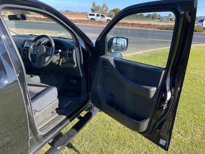 2014 Nissan Navara RX