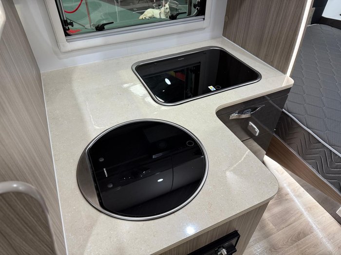 2024 Avan Ovation M7