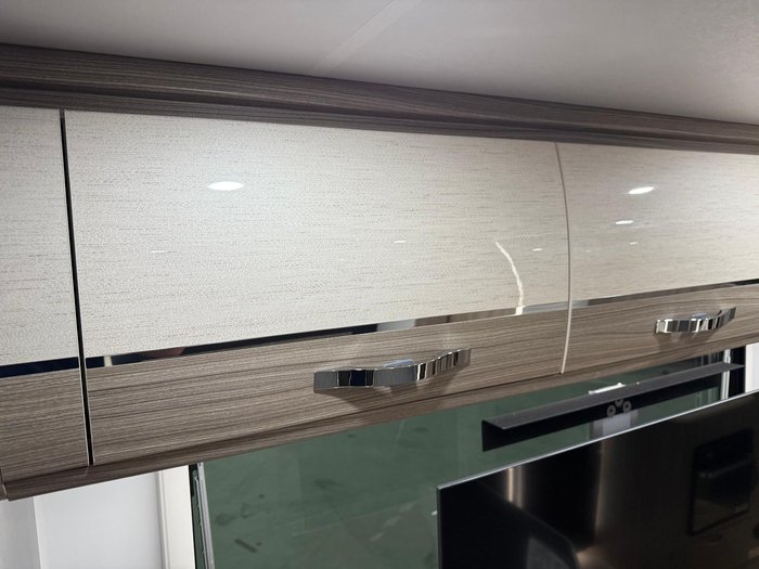 2024 Avan Ovation M7