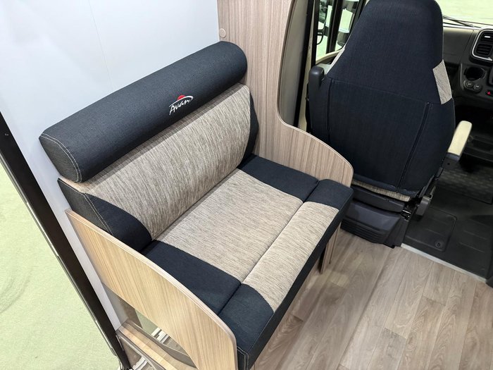 2024 Avan Ovation M7