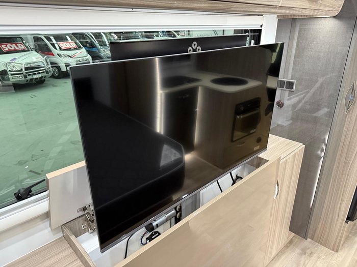 2024 Avan Ovation M7