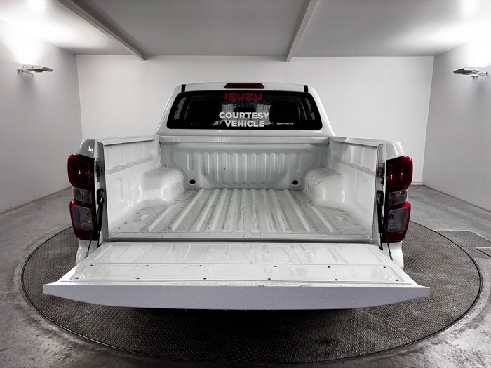 2024 Isuzu D-MAX LS-M