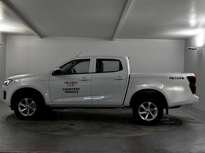 2024 Isuzu D-MAX LS-M