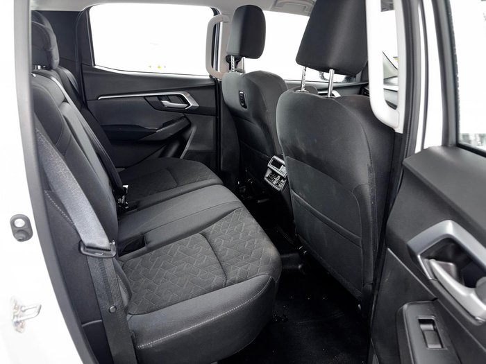 2024 Isuzu D-MAX LS-M