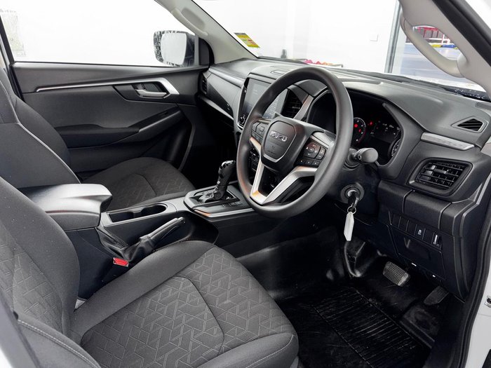 2024 Isuzu D-MAX LS-M