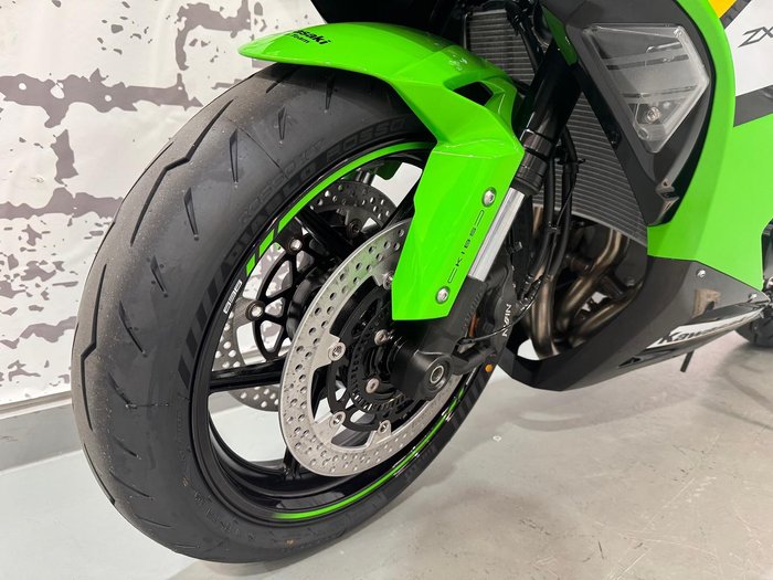 2025 Kawasaki Ninja ZX-6R ABS (636) KRT Edition Ninja Green