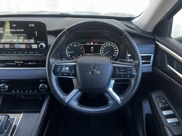 2021 Mitsubishi Outlander LS