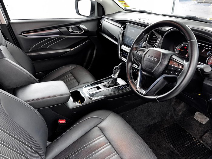 2024 Isuzu MU-X LS-T