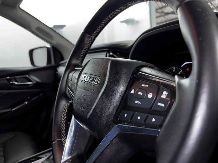 2024 Isuzu MU-X LS-T