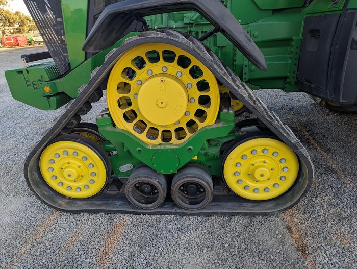 2022 John Deere 8Rx 370 Green