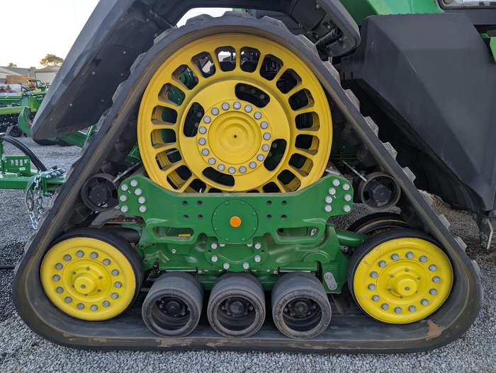 2022 John Deere 8Rx 370 Green