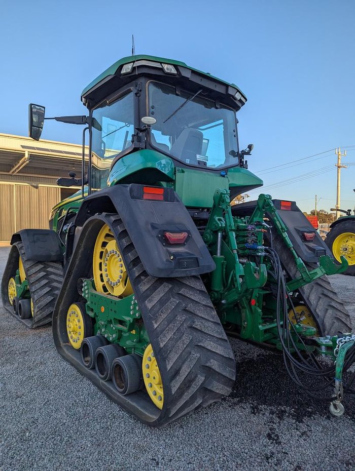 2022 John Deere 8Rx 370 Green