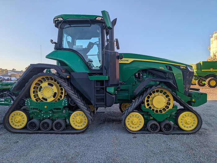 2022 John Deere 8Rx 370 Green