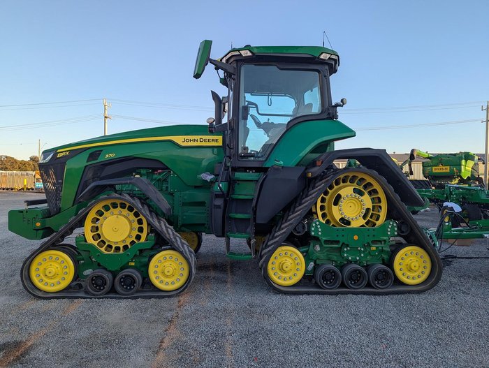 2022 John Deere 8Rx 370 Green