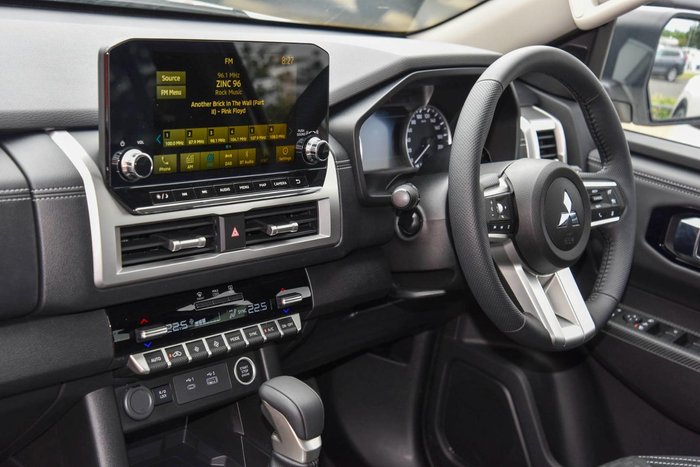 2025 Mitsubishi Triton GLS